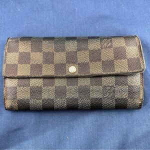 AUTHENTIC Louis Vuitton wallet. Damier Graphite Canvas.